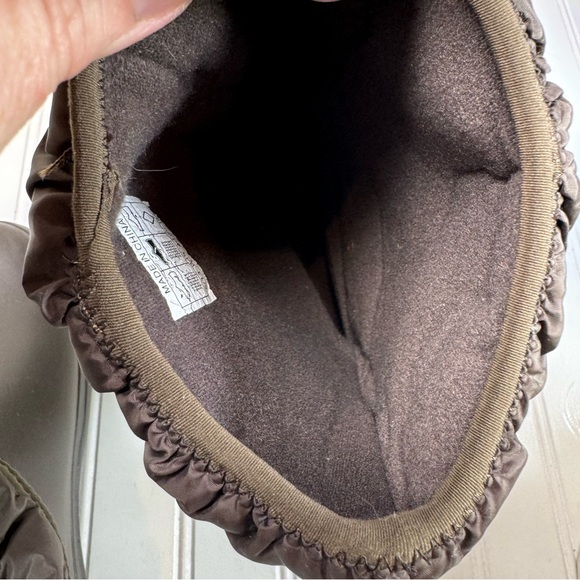 Crocs brown winter puff slip on boots - Picture 8 of 9